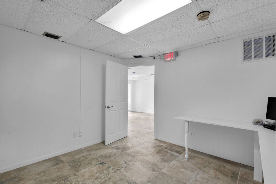 More Photos Of 21423 Overseas Hwy, Cudjoe Key Freestanding For Lease