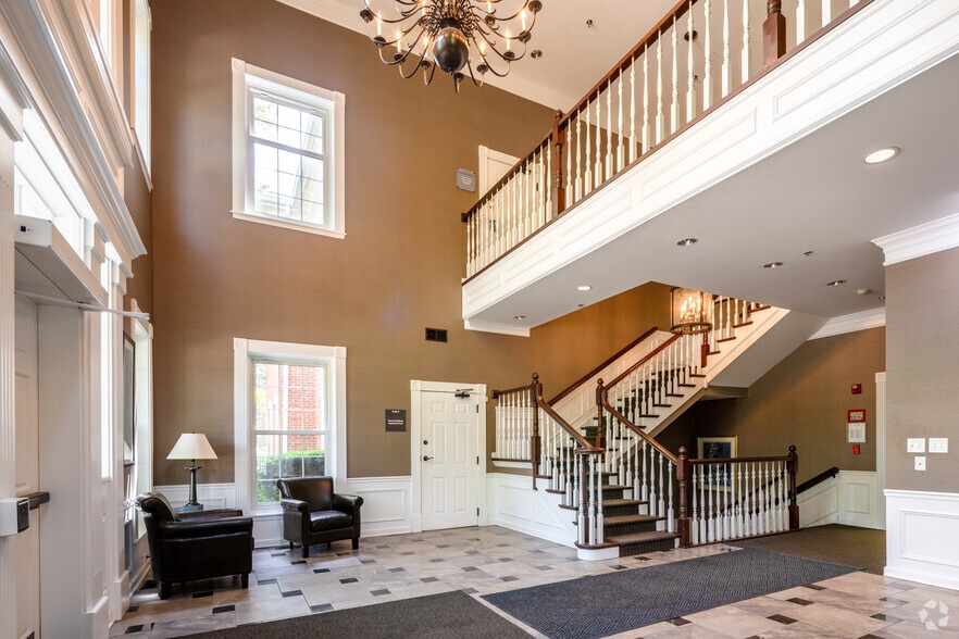 More Photos Of 3880 Salem Lake Dr, Long Grove Office For Sale