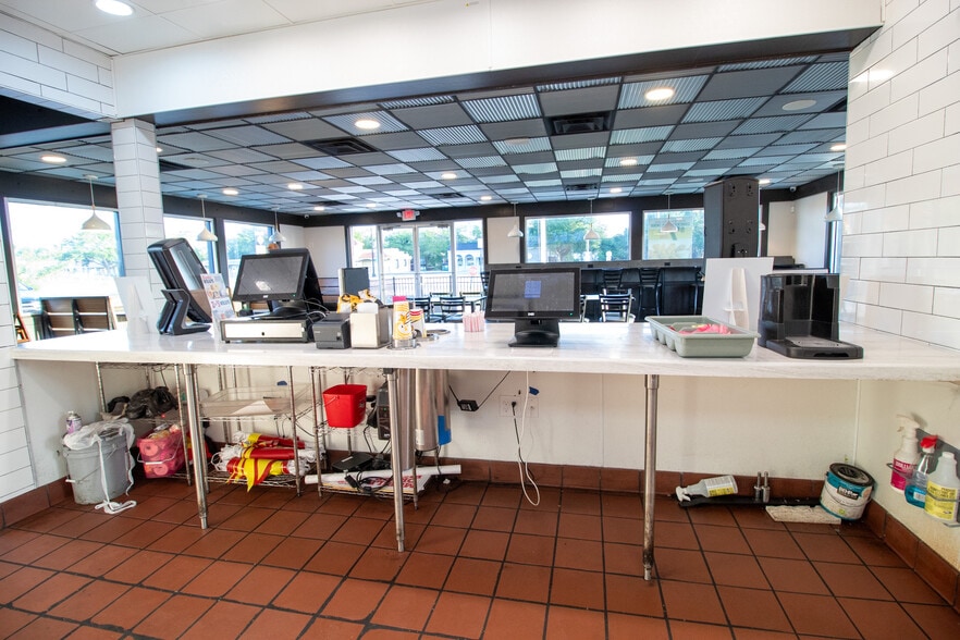 More Photos Of 504 W Vine St, Kissimmee Restaurant For Sale