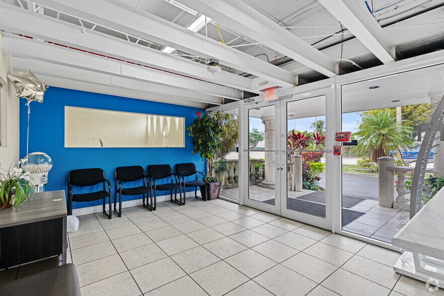More Photos Of 1270 NW 165th St, Miami Office For Lease