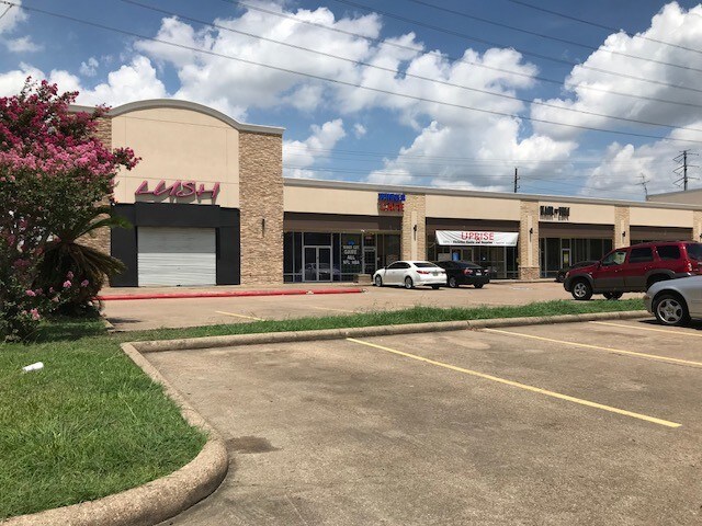 More Photos Of 6100-6198 Wilcrest Dr, Houston Unknown For Lease