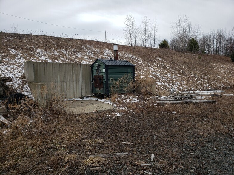 More Photos Of 407 Peck Hill Rd, New Milford Manufacturing For Sale