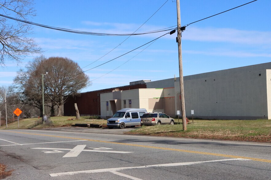 More Photos Of 2115 S McDuffie St, Anderson Manufacturing For Sale