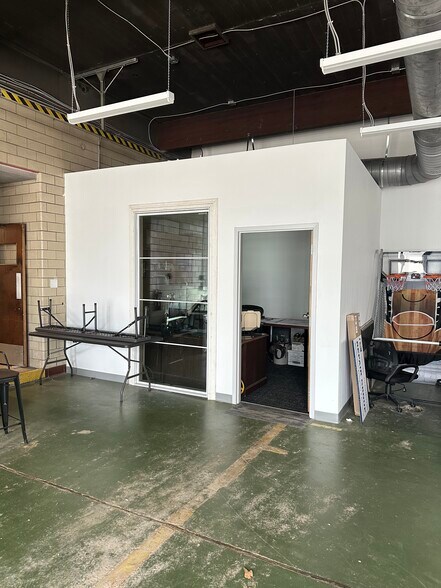 More Photos Of 2136 Remount Rd, Charlotte Loft Creative Space For Lease