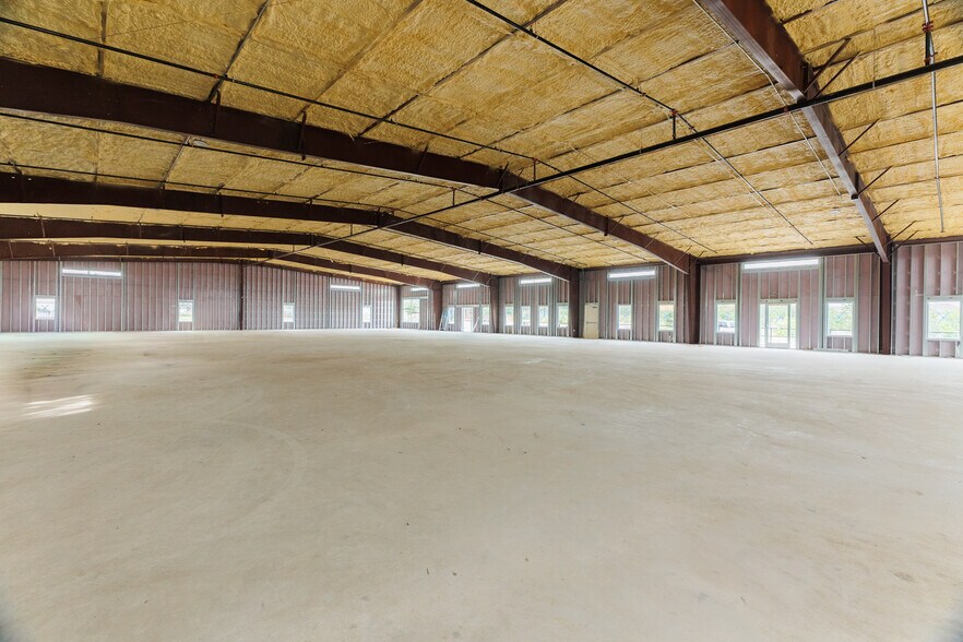More Photos Of 3127 E Howard Ln, Manor General Retail For Sale