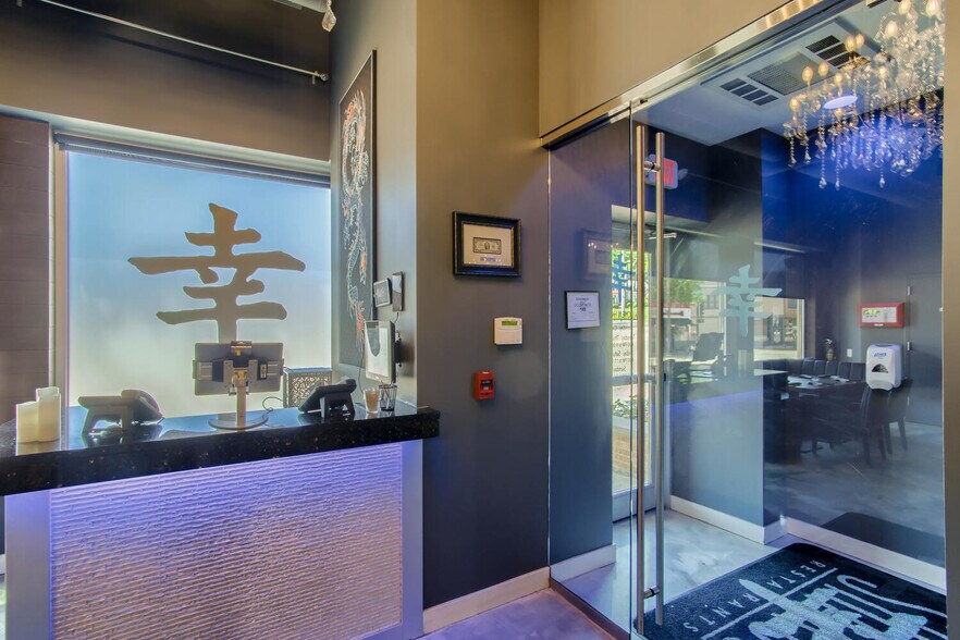 More Photos Of 312 W Main St, St Charles Restaurant For Lease