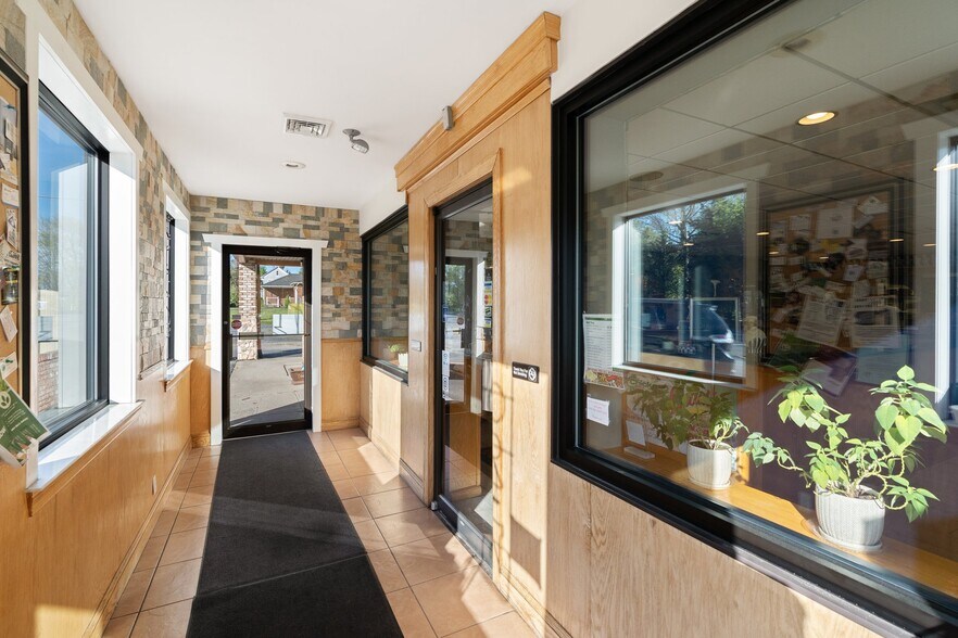 More Photos Of 232 W Moorestown Rd, Wind Gap Restaurant For Sale