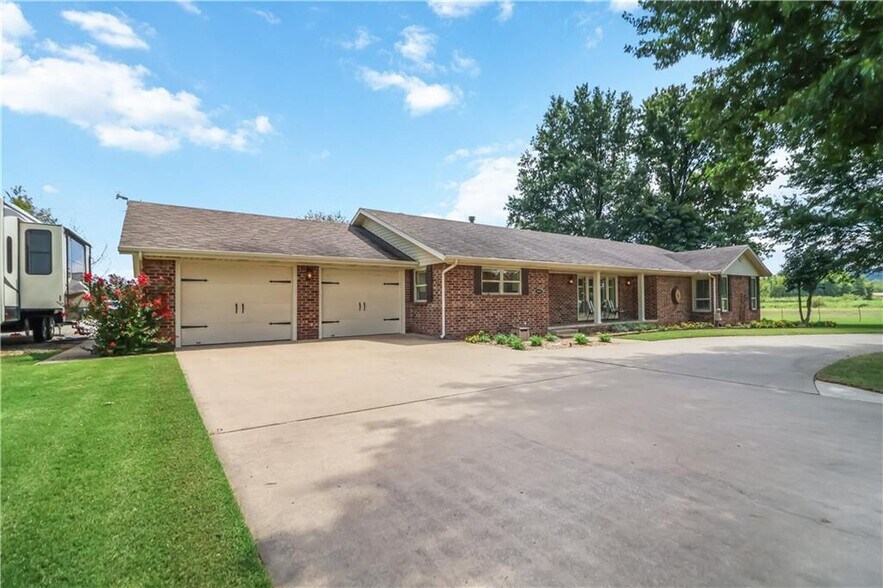 More Photos Of 5039 Primrose Rd, Springdale Specialty For Sale