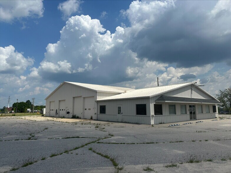 Primary Photo Of 242 Glassmaster Rd, Lexington Flex For Lease