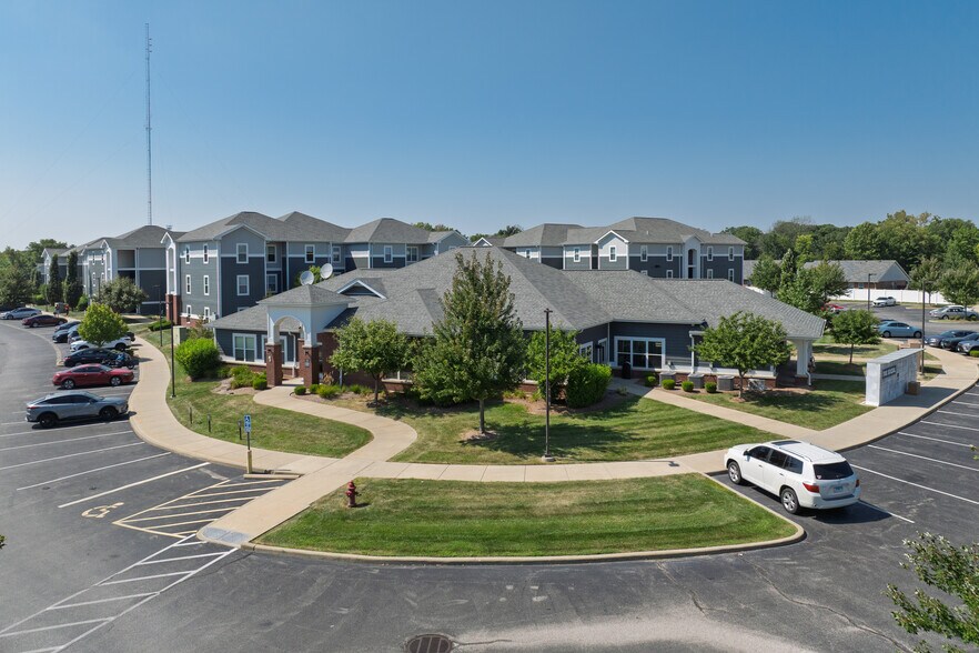 More Photos Of 1 Campus Edge Dr, Edwardsville Apartments For Sale