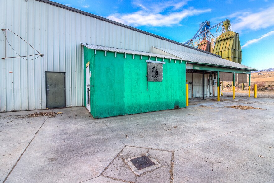 More Photos Of 31 Precision Ln, Malaga Manufacturing For Sale