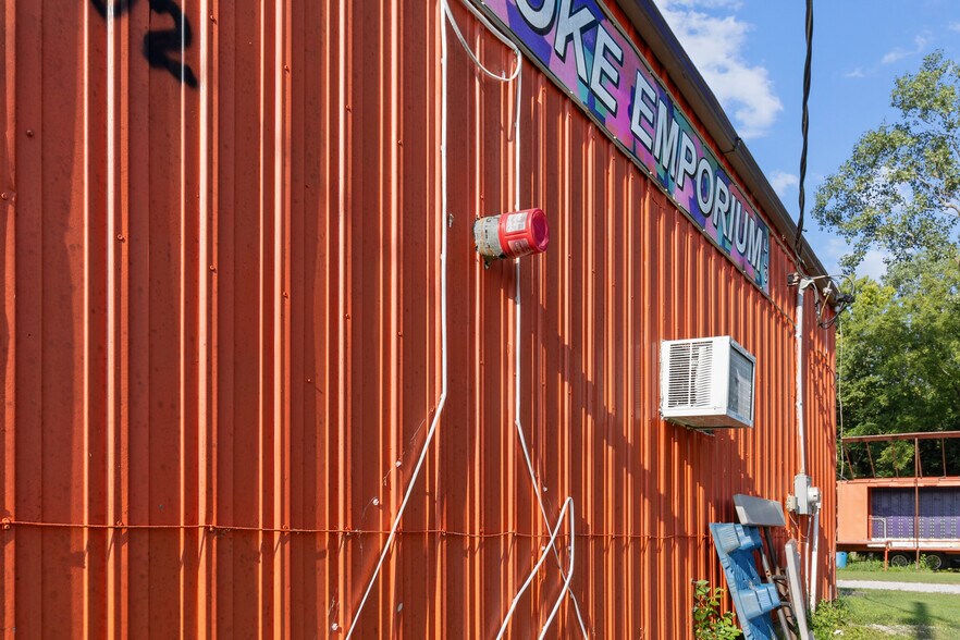 More Photos Of 1420 Highway M, Sedalia Service Station For Sale