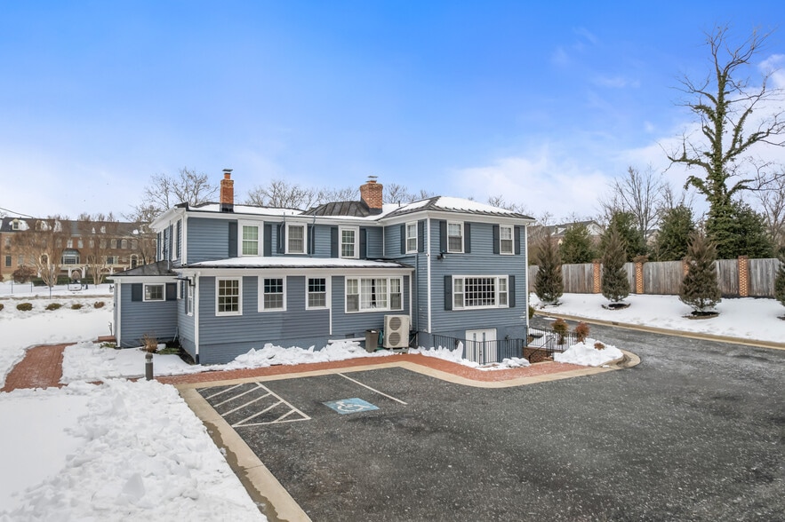 More Photos Of 4235 Chain Bridge Rd, Fairfax Office For Sale