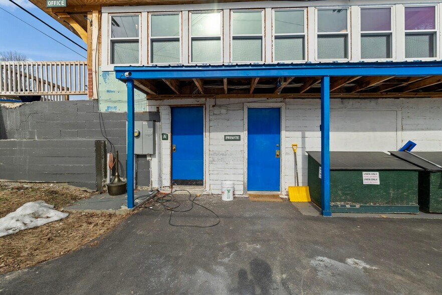 More Photos Of 180 Main St, North Woodstock Hotel For Sale