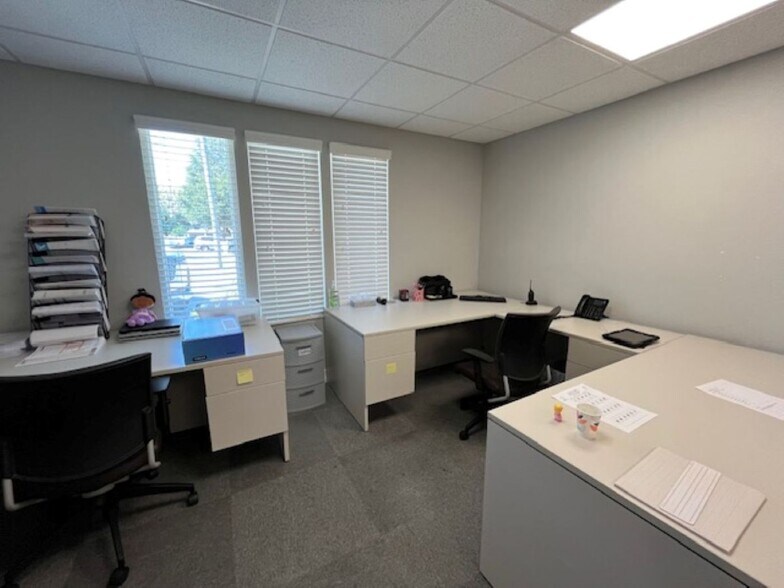 More Photos Of 205 Ridgewood Ave, Brandon Medical For Lease