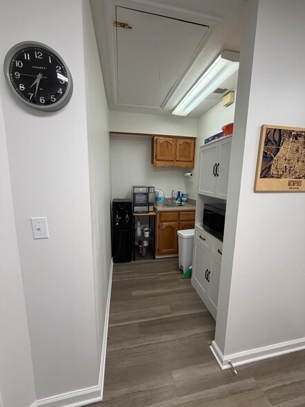 More Photos Of 311 Poplar View Ln W, Collierville Office For Lease