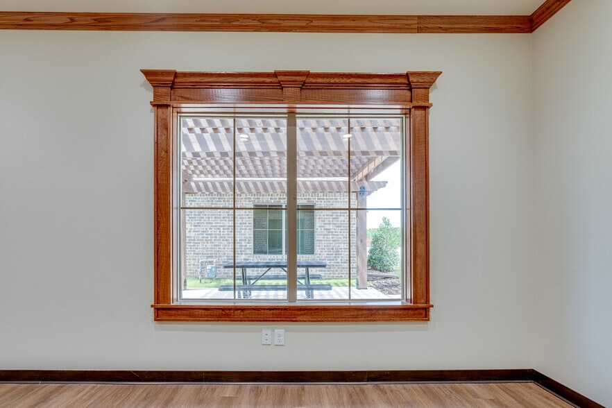 More Photos Of 710 Colony Dr, Ada Office For Lease