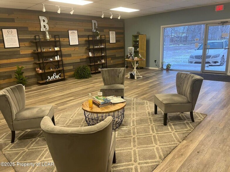 More Photos Of 3700 State Route 118, Dallas Service For Lease