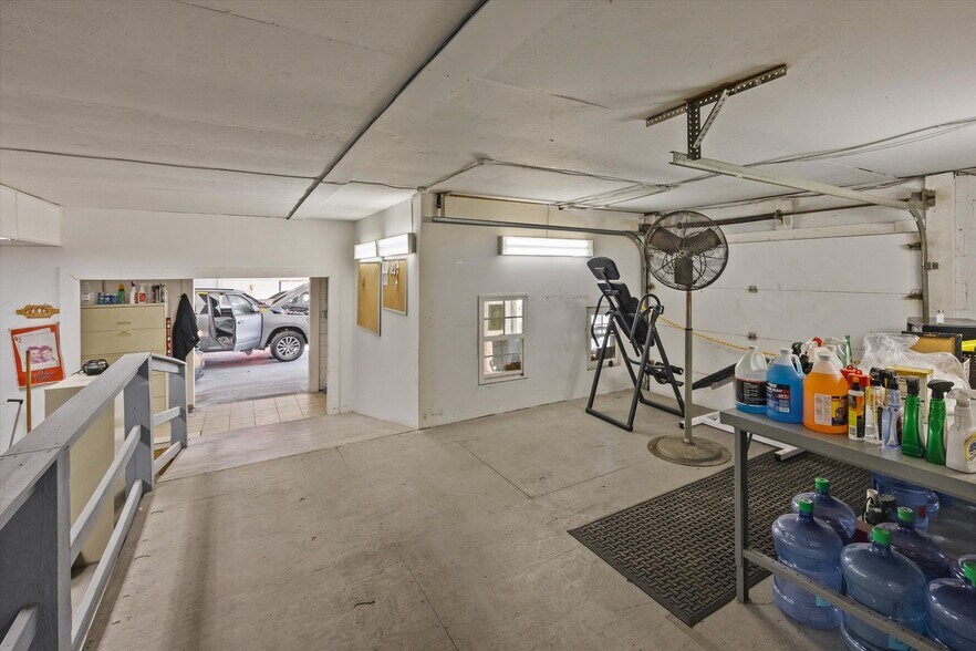 More Photos Of 2845 Western Ave, Knoxville Auto Repair For Sale