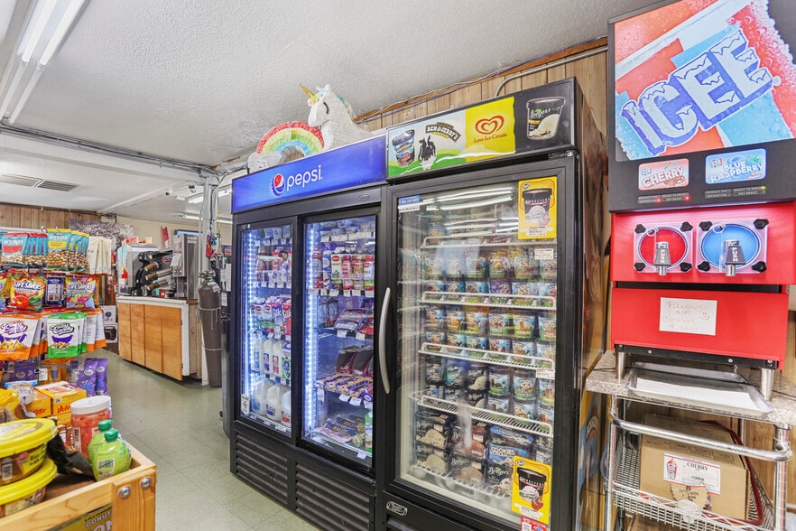 More Photos Of 31815 E Historic Columbia RI Hwy, Troutdale Convenience Store For Sale