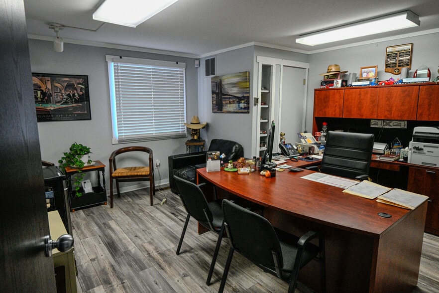 More Photos Of 7190 Newton St, Westminster Auto Dealership For Sale