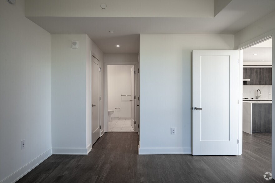 More Photos Of 1000 S Capitol St SE, Washington Apartments For Lease