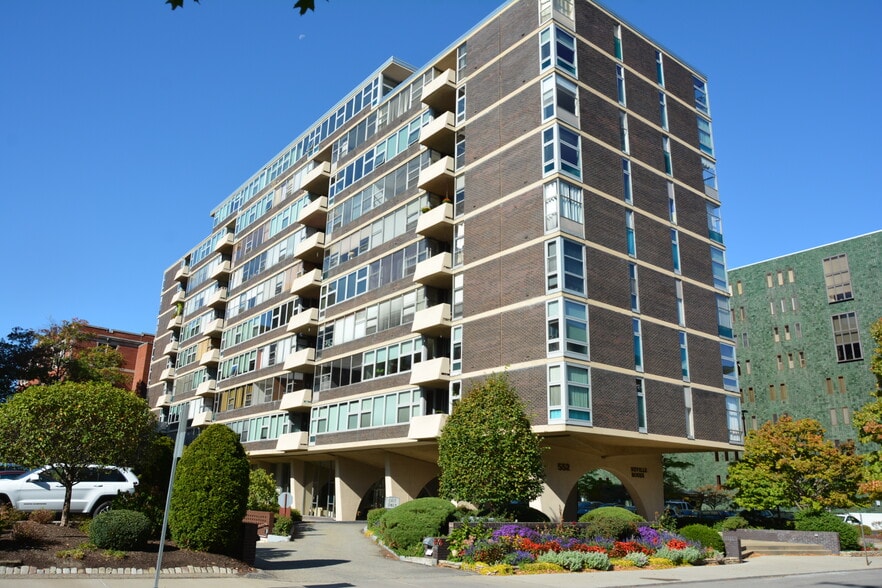 Primary Photo Of 552 N Neville St, Pittsburgh Apartments For Sale