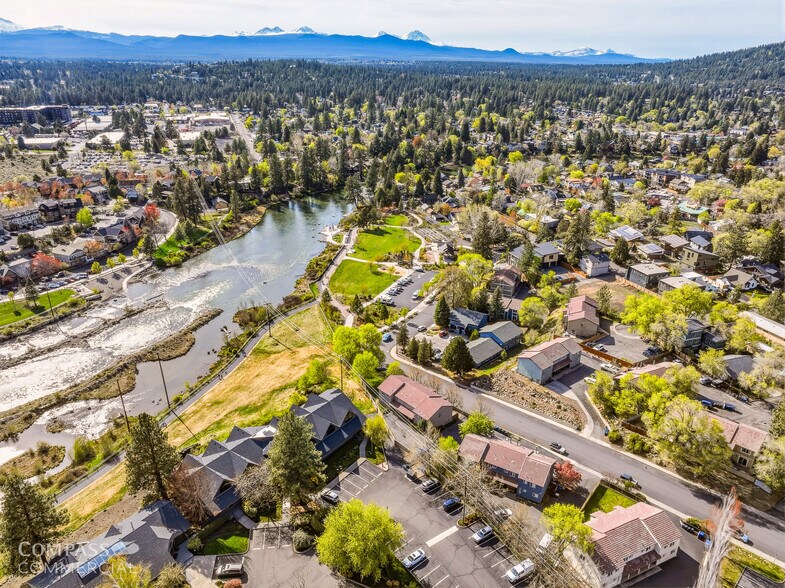 More Photos Of 931 NW Carlon Ave, Bend Multifamily For Sale
