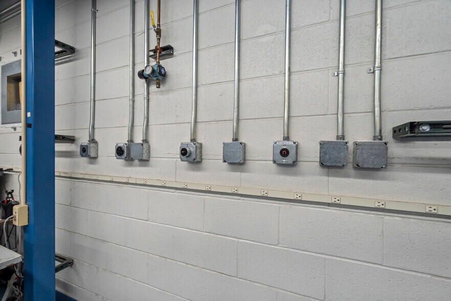 More Photos Of 4985 N 30th St, Colorado Springs Manufacturing For Sale