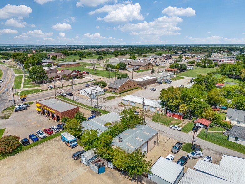 More Photos Of 305 W Aimee St, Forney Warehouse For Sale