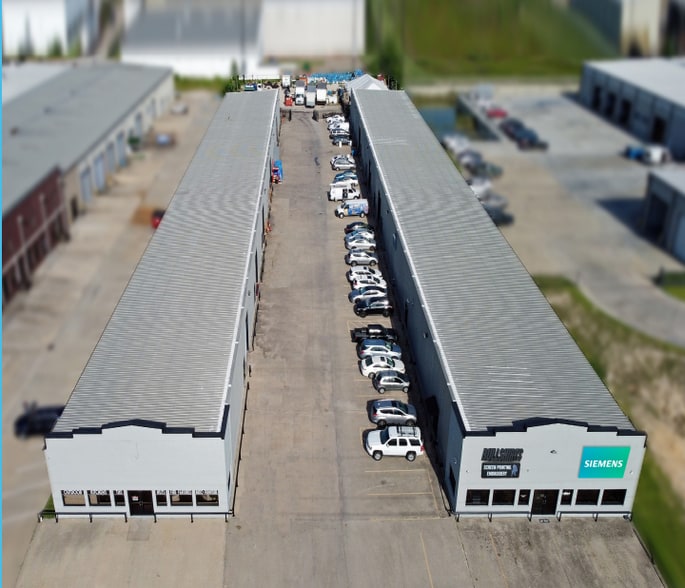 More Photos Of 5479 W Sam Houston Pky N, Houston Flex For Lease