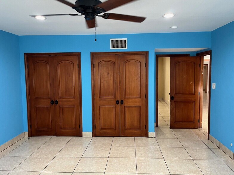 More Photos Of 8927 Sawyer St, Los Angeles Specialty For Sale