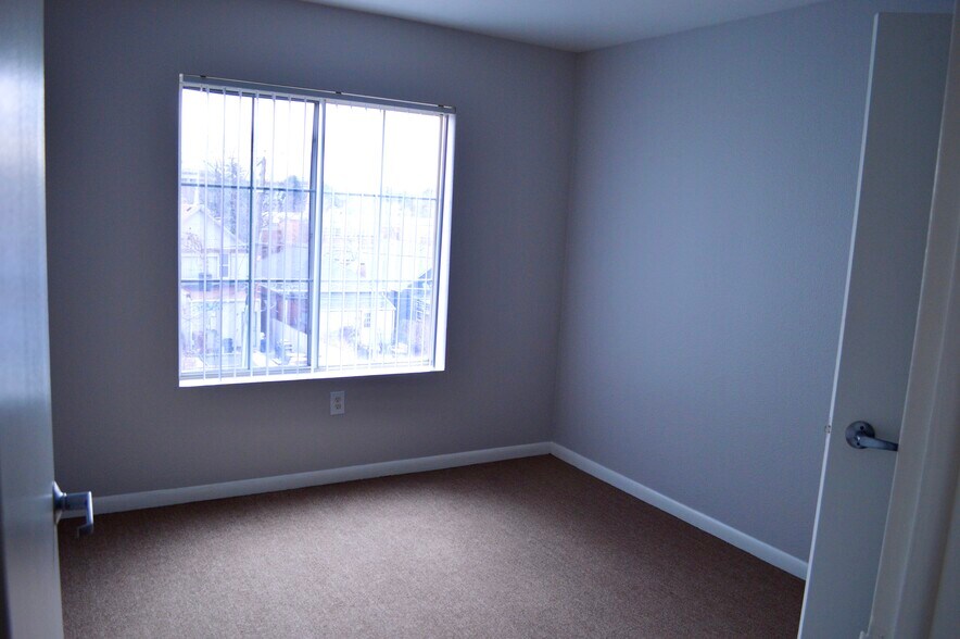 More Photos Of 3280 Downing St, Denver Apartments For Lease