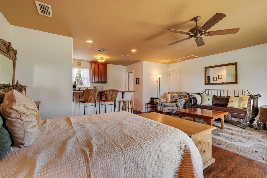 More Photos Of 4004 Golf Course Rd, Perry Lodge Meeting Hall For Sale