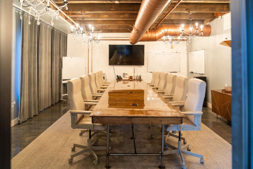 More Photos Of 931 10th St, Modesto Coworking Space