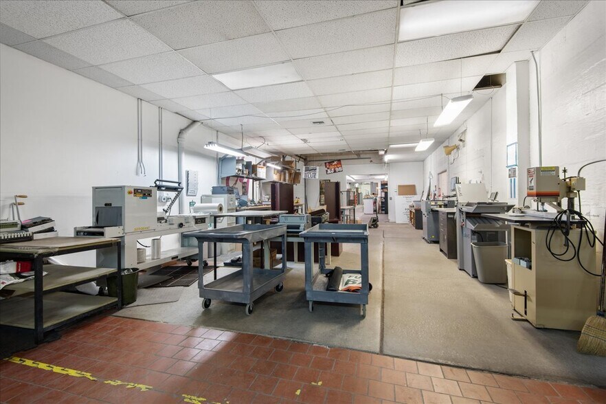 More Photos Of 110 N Cascade St, Kennewick Flex For Sale