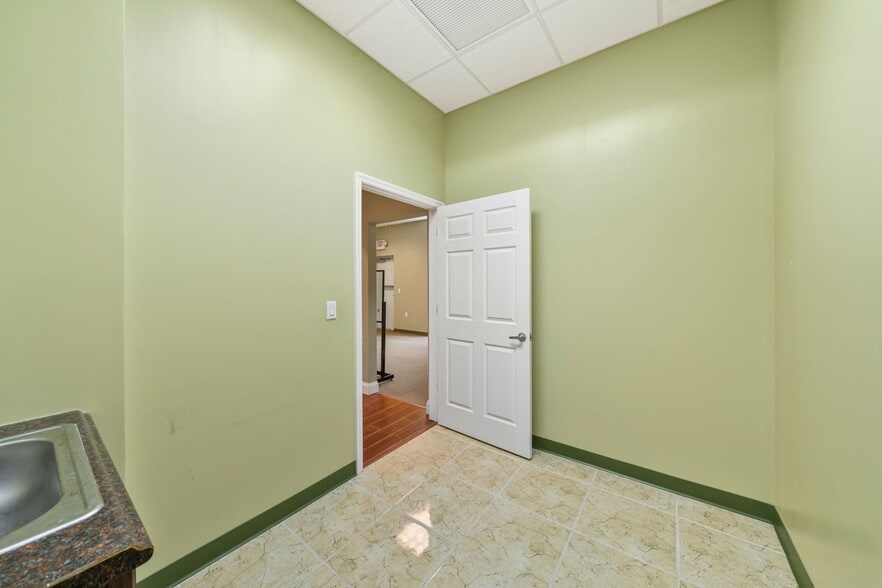 More Photos Of 11602 Lake Underhill Rd, Orlando Flex For Sale