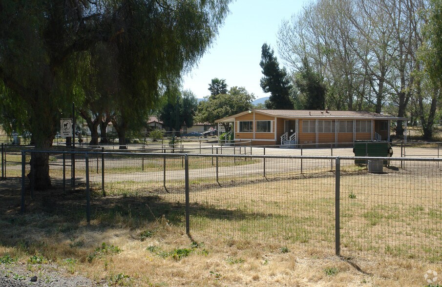 More Photos Of 25110 Monroe Ave, Murrieta Veterinarian Kennel For Sale