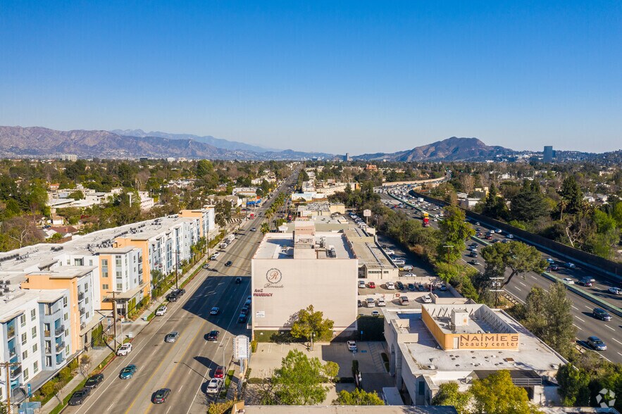 More Photos Of 12626 Riverside Dr, Valley Village Coworking Space