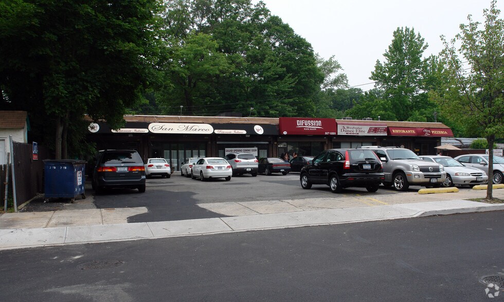 Primary Photo Of 24 Jefferson Blvd, Staten Island General Retail For Lease