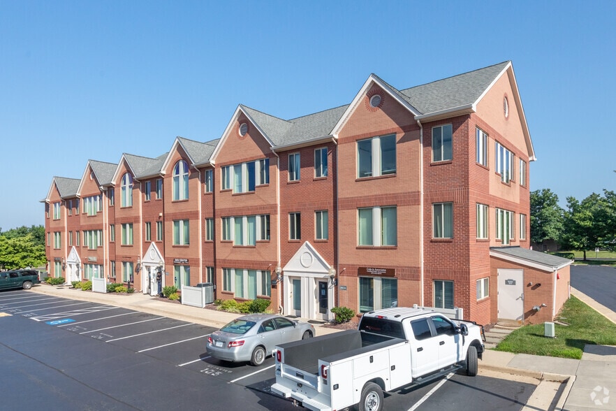 More Photos Of 22636 Glenn Dr, Sterling Medical For Lease
