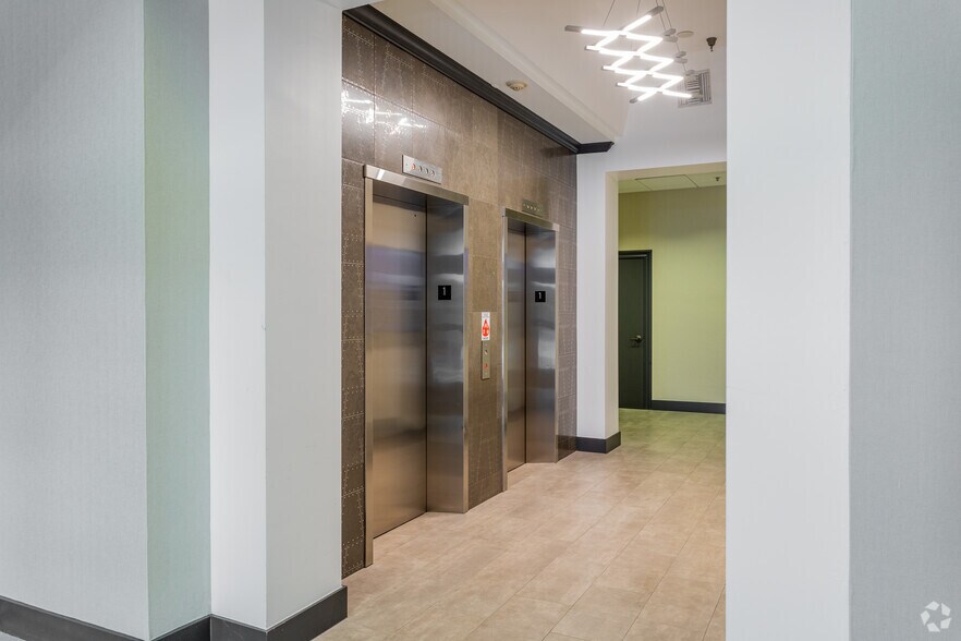 More Photos Of 1100 5th Ave S, Naples Office For Lease