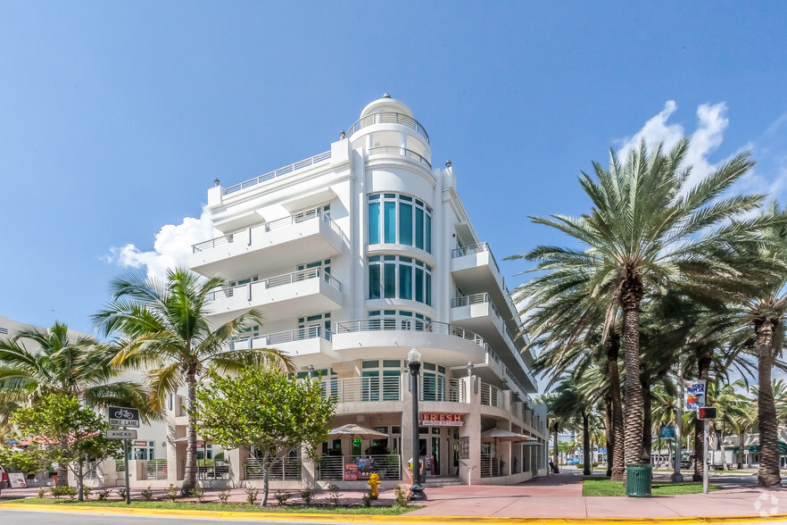 Primary Photo Of 448 Ocean Dr, Miami Beach Storefront Retail Office For Lease