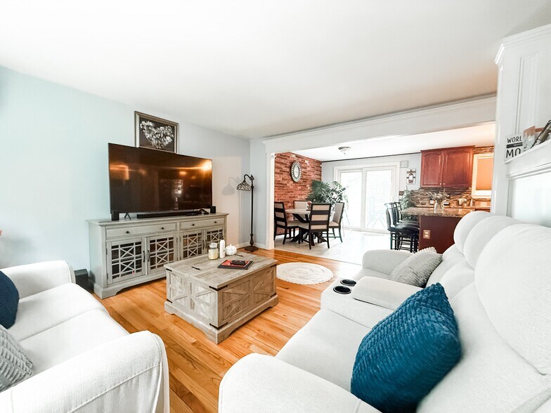 More Photos Of Bay Road, North Easton Specialty For Sale