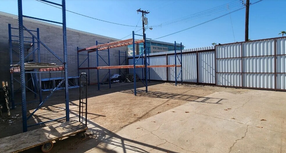 More Photos Of 620 W Adams St, Phoenix Warehouse For Lease