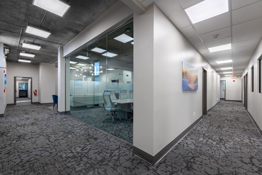 More Photos Of 2081 SE Ocean Blvd, Stuart Office For Sale
