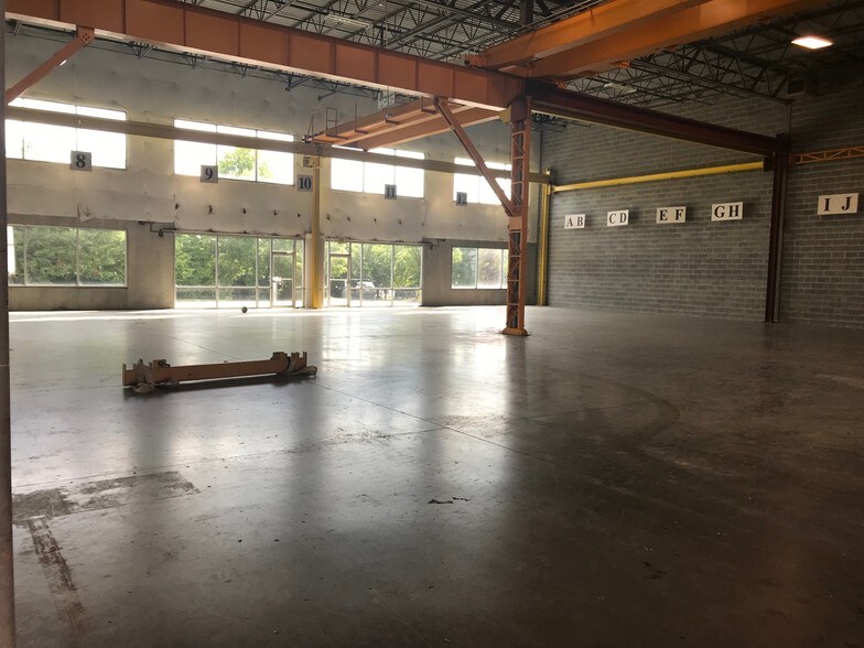 More Photos Of 22930 Quicksilver Dr, Sterling Warehouse For Lease