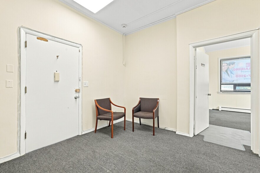 More Photos Of 92 S Central Ave, Hartsdale Storefront Retail Office For Lease
