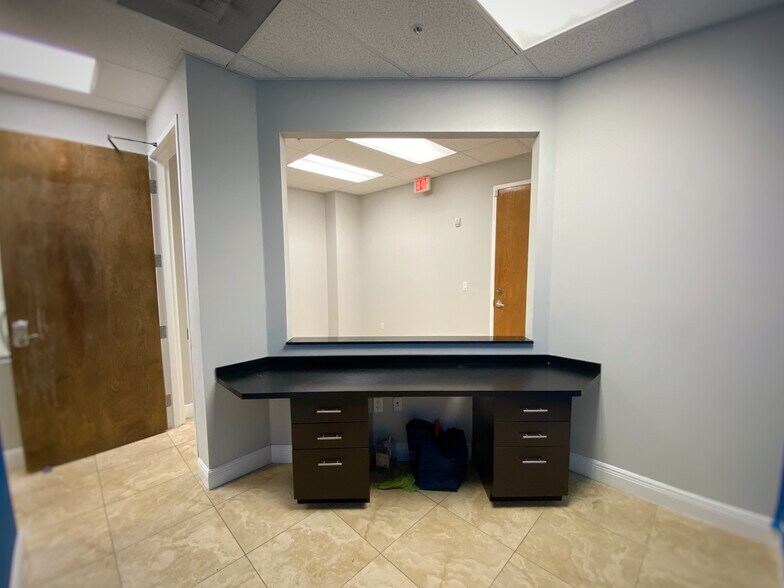 More Photos Of 14125 NW 80th Ave, Miami Lakes Office For Sale