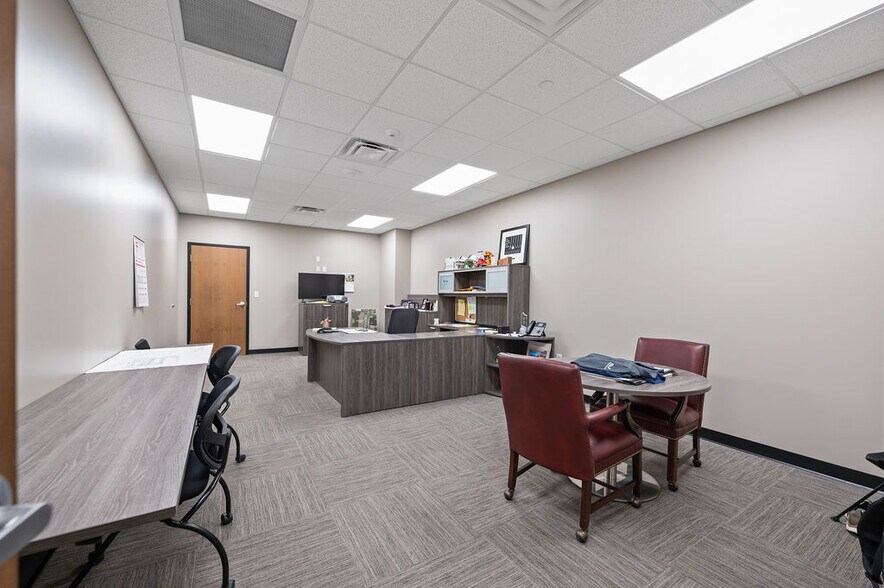 More Photos Of 4889 Alliance Dr, Mason Distribution For Sale